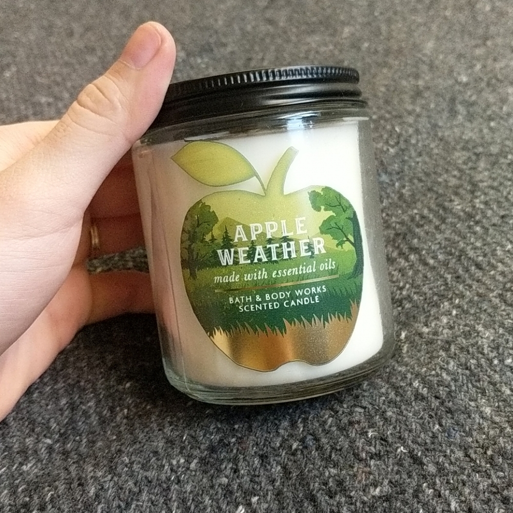 Bath & Body Works candle
